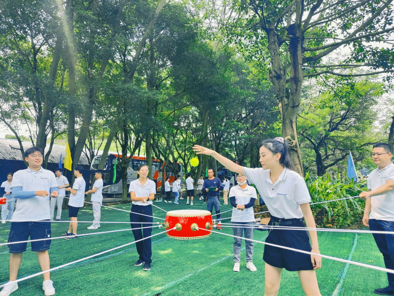 准备带公司员工去东莞农家乐做团建拓展活动，你们幸福港有什么好的推荐？